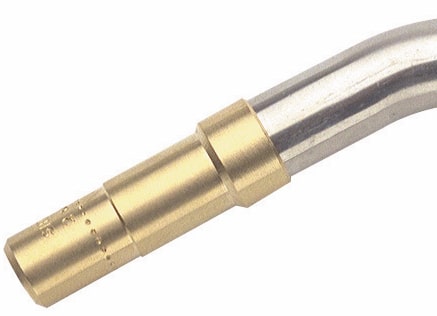 Närbild av en SIEVERT STANDARDBRÄNNARE Ø 25 mm, 580 g/h fäst på ett metallrör, troligen en del av en svets- eller skärbrännare.