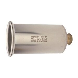Ett metallmunstycke med etiketten "SIEVERT KRAFTBRÄNNARE Ø60, P 1,5-4 bar 4-8 kg/h, Made in Sweden" visas. Munstycket har en cylindrisk form och en gängad ände.